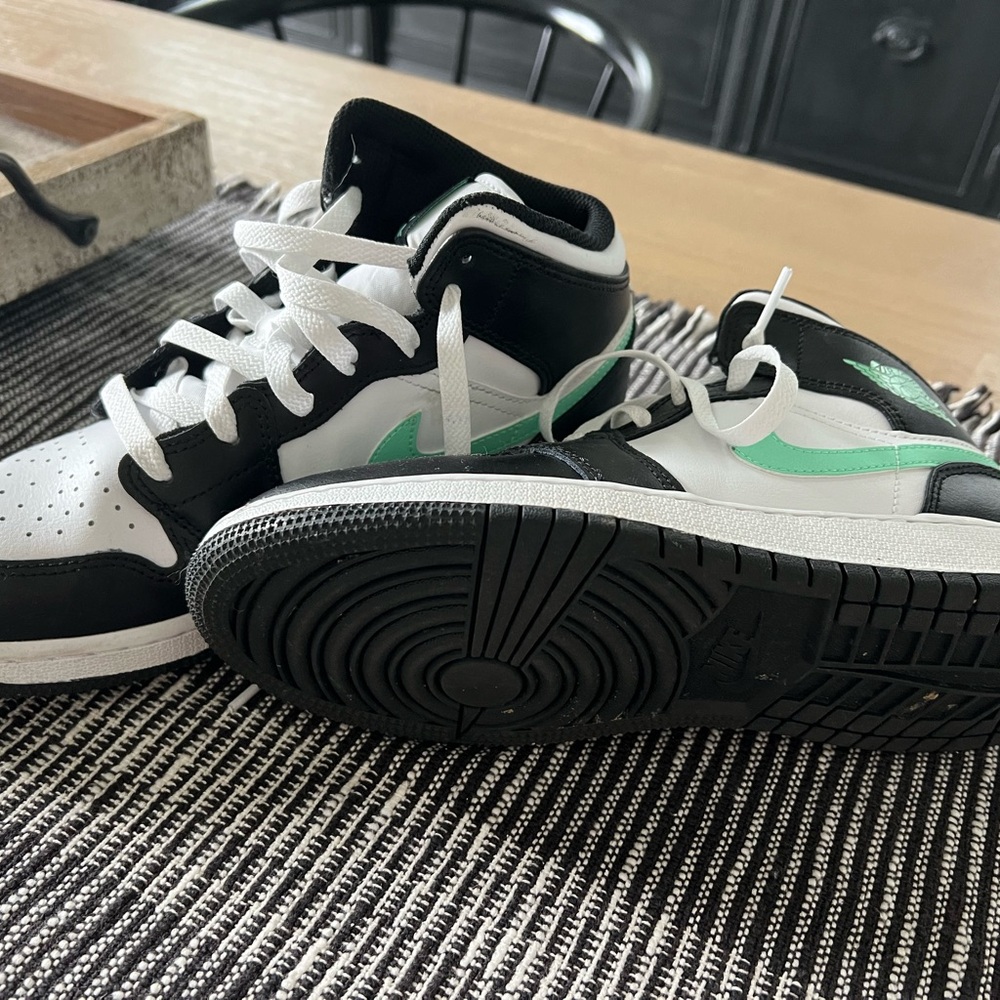 Jordan Kids Black and White Sneakers with Mint Accents - Picture 2 of 2